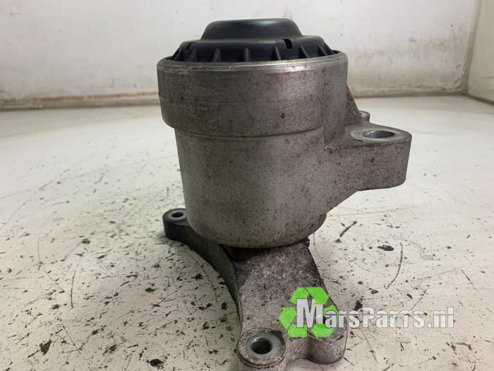 Engine mount from a Ford Transit Custom 2.2 TDCi 16V 2016