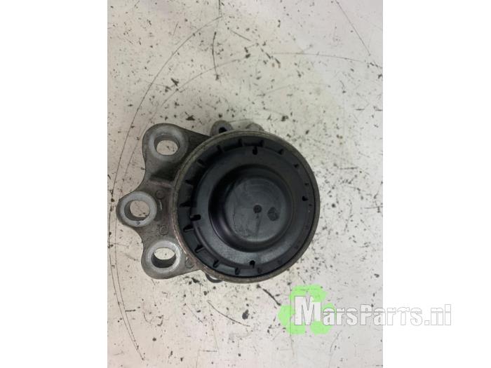 Engine mount from a Ford Transit Custom 2.2 TDCi 16V 2016