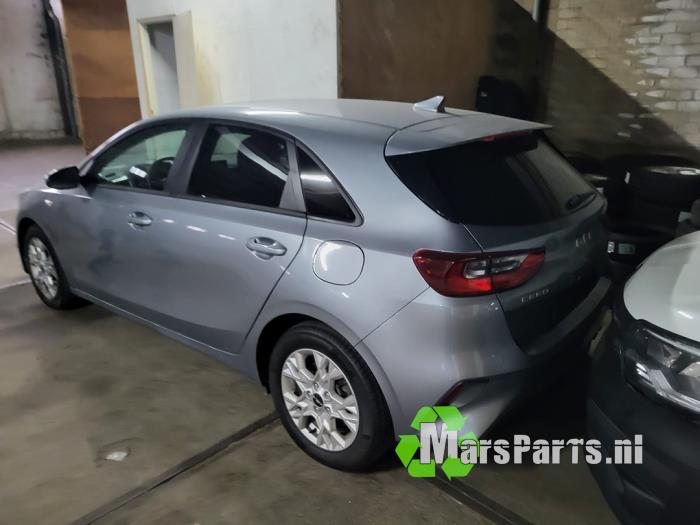 Używane Dach + Tyl Kia Ceed (CDB5/CDBB) 1.0i T-GDi 12V Cena na żądanie oferowane przez Autodemontagebedrijf De Mars