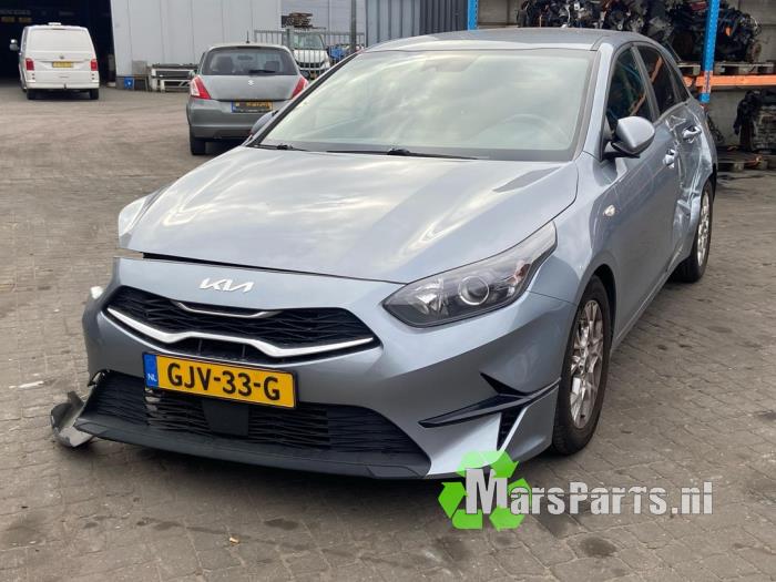 Używane Element karoserii przedni Kia Ceed (CDB5/CDBB) 1.0i T-GDi 12V Cena na żądanie oferowane przez Autodemontagebedrijf De Mars