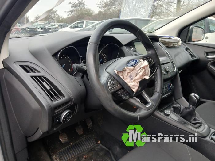 Begagnade Ratt Ford Focus 3 Wagon 1.0 Ti-VCT EcoBoost 12V 100 Pris € 50,00 Marginaltabell erbjuds av Autodemontagebedrijf De Mars