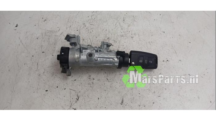 Używane Stacyjka + Kluczyk Skoda Fabia III Combi (NJ5) 1.0 TSI 12V Cena € 30,00 Procedura marży oferowane przez Autodemontagebedrijf De Mars