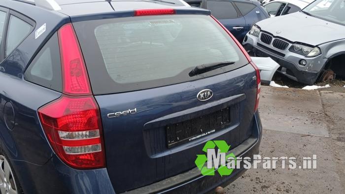 Gebrauchte Hinterachse Vorderradantrieb Kia Cee'd Sporty Wagon (EDF) 1.4 16V Preis € 150,00 Margenregelung angeboten von Autodemontagebedrijf De Mars