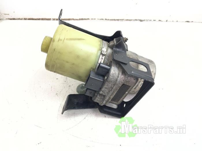 Usagé Pompe de direction Volkswagen Polo IV (9N1/2/3) 1.4 16V 75 Prix € 70,00 Règlement à la marge proposé par Autodemontagebedrijf De Mars