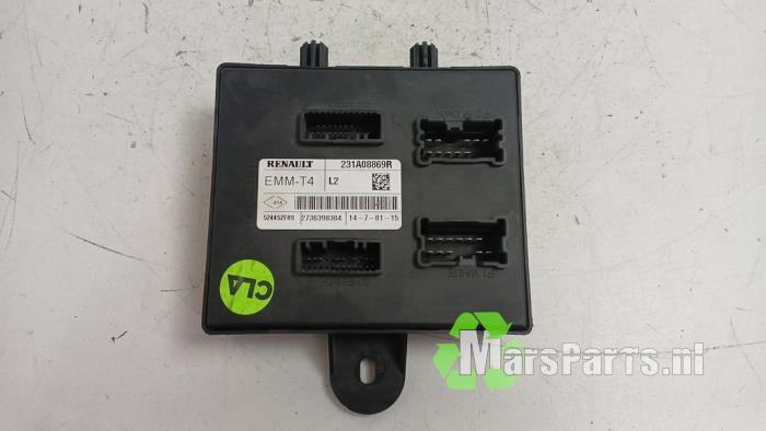 Używane Modul Comfort Renault Captur I (2R) 0.9 Energy TCE 12V Cena € 95,00 Procedura marży oferowane przez Autodemontagebedrijf De Mars