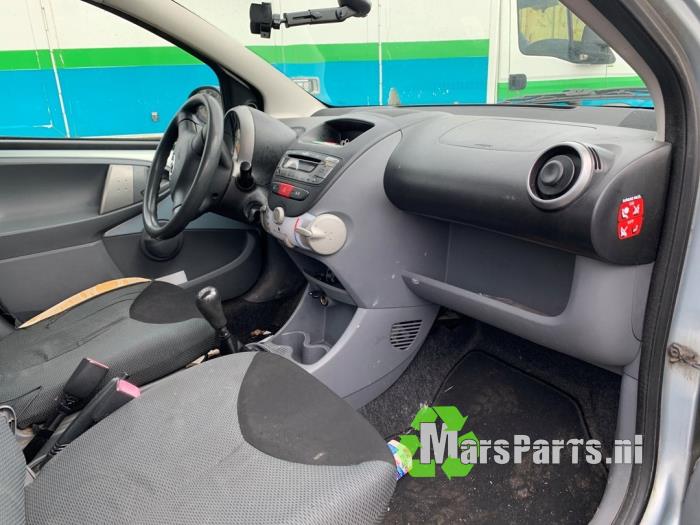 Używane Stacyjka + Kluczyk Toyota Aygo (B10) 1.0 12V VVT-i Cena € 65,00 Procedura marży oferowane przez Autodemontagebedrijf De Mars