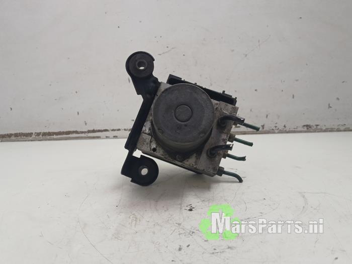 Begagnade ABS-pump Saab 9-5 (YS3E) 1.9 TiD 16V Pris € 75,00 Marginaltabell erbjuds av Autodemontagebedrijf De Mars