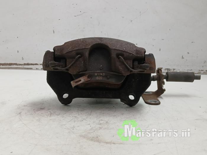 Gebrauchte Bremszange rechts vorne Saab 9-5 (YS3E) 1.9 TiD 16V Preis € 40,00 Margenregelung angeboten von Autodemontagebedrijf De Mars