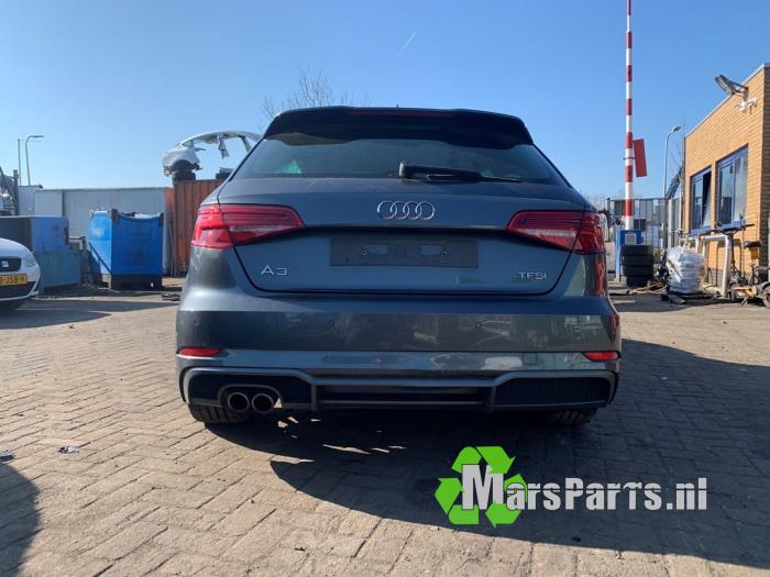 Używane Dach + Tyl Audi A3 Sportback (8VA/8VF) 1.5 TFSI 16V Cena na żądanie oferowane przez Autodemontagebedrijf De Mars