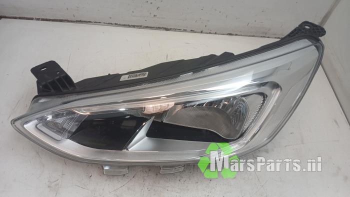Używane Reflektor lewy Ford Focus 4 Wagon 1.0 Ti-VCT EcoBoost 12V 100 Cena € 200,00 Procedura marży oferowane przez Autodemontagebedrijf De Mars