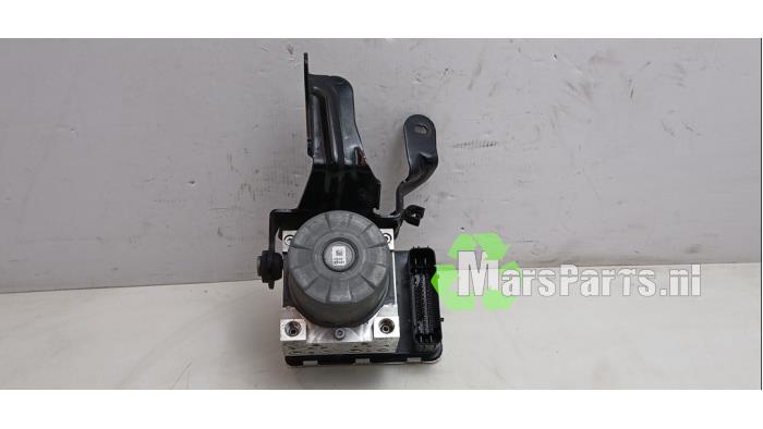 Begagnade ABS-pump Ford Focus 4 Wagon 1.0 Ti-VCT EcoBoost 12V 100 Pris € 250,00 Marginaltabell erbjuds av Autodemontagebedrijf De Mars