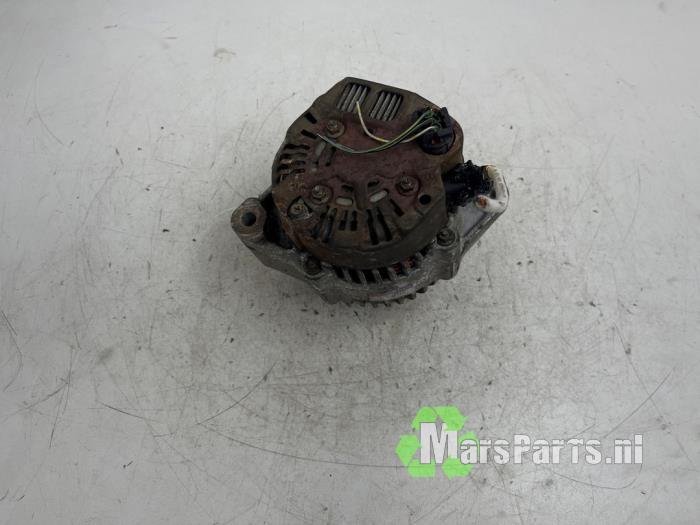 Begagnade Dynamo Renault Clio II (BB/CB) 1.2 16V Pris € 40,00 Marginaltabell erbjuds av Autodemontagebedrijf De Mars
