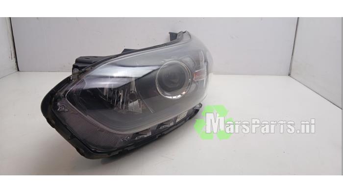 Usados Reflektor lewy Kia Ceed (CDB5/CDBB) 1.0i T-GDi 12V Precio € 500,00 Norma de margen ofrecido por Autodemontagebedrijf De Mars