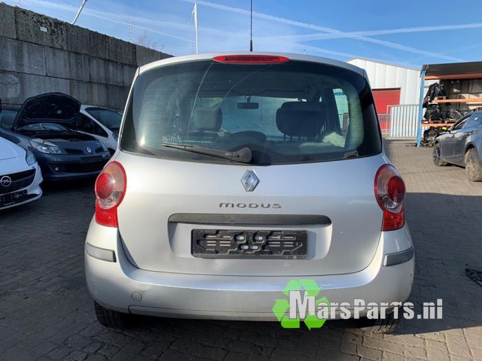 Używane Element karoserii tylny Renault Modus/Grand Modus (JP) 1.2 16V Cena na żądanie oferowane przez Autodemontagebedrijf De Mars
