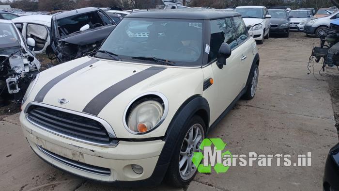 Begagnade Plåtdel, fram Mini Mini (R56) 1.6 16V Cooper Pris € 300,00 Marginaltabell erbjuds av Autodemontagebedrijf De Mars