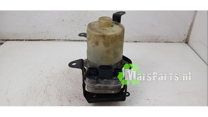 Usagé Pompe direction assistée Volkswagen Polo IV (9N1/2/3) 1.2 Prix € 70,00 Règlement à la marge proposé par Autodemontagebedrijf De Mars