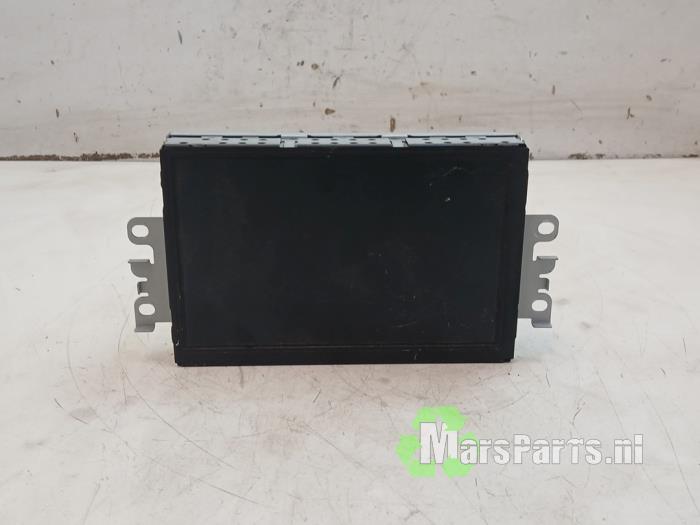 Begagnade Innerdisplay Volvo V40 Cross Country (MZ) 2.0 D3 20V Pris € 70,00 Marginaltabell erbjuds av Autodemontagebedrijf De Mars