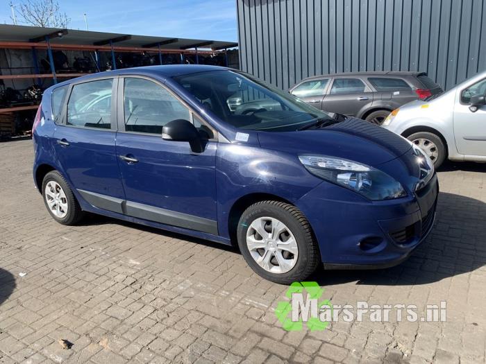 Gebrauchte Kraftstoffpumpe Elektrisch Renault Scénic III (JZ) 1.6 16V Preis € 45,00 Margenregelung angeboten von Autodemontagebedrijf De Mars