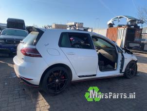 Underram från en Volkswagen Golf VII (AUA) 2.0 GTI 16V Clubsport 2016