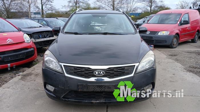 Używane Dach Kia Cee'd Sporty Wagon (EDF) 1.4 CVVT 16V Cena € 250,00 Procedura marży oferowane przez Autodemontagebedrijf De Mars