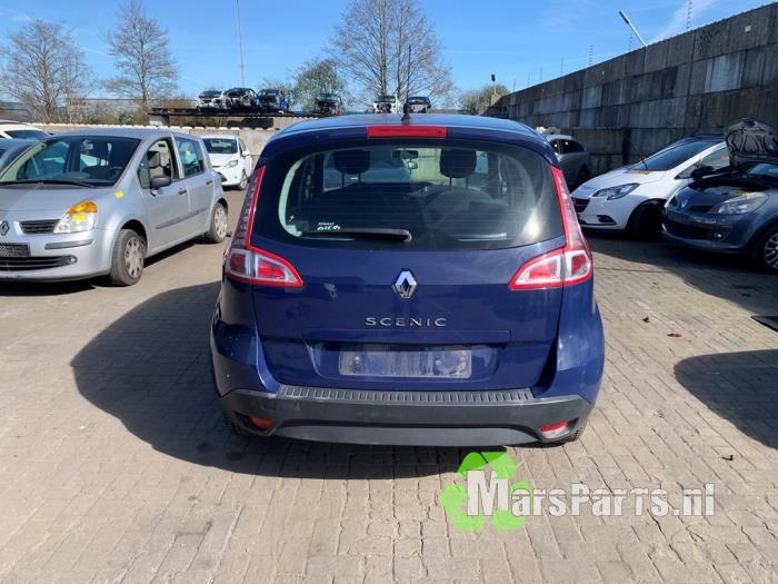 Używane Element karoserii tylny Renault Scénic III (JZ) 1.6 16V Cena € 300,00 Procedura marży oferowane przez Autodemontagebedrijf De Mars