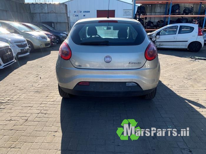 Używane Element karoserii prawy tyl Fiat Bravo (198A) 1.4 16V Cena € 300,00 Procedura marży oferowane przez Autodemontagebedrijf De Mars