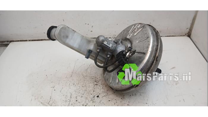 Usados Servofreno Mercedes A (W176) 1.6 A-200 16V Precio € 30,00 Norma de margen ofrecido por Autodemontagebedrijf De Mars