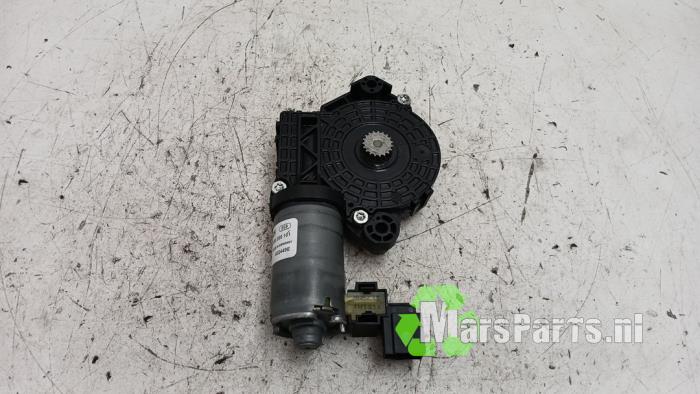 Używane Silnik szyberdachu Mercedes A (W176) 1.6 A-200 16V Cena € 35,00 Procedura marży oferowane przez Autodemontagebedrijf De Mars