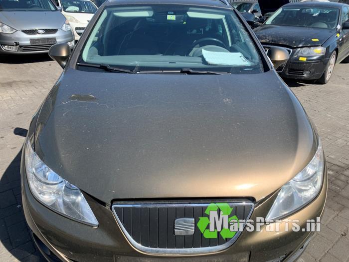 Używane Maska Seat Ibiza ST (6J8) 1.2 TDI Ecomotive Cena € 135,00 Procedura marży oferowane przez Autodemontagebedrijf De Mars