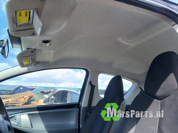 Używane Podsufitka Toyota Aygo (B10) 1.0 12V VVT-i Cena € 100,00 Procedura marży oferowane przez Autodemontagebedrijf De Mars