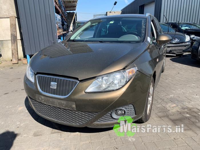 Używane Element karoserii przedni Seat Ibiza ST (6J8) 1.2 TDI Ecomotive Cena € 300,00 Procedura marży oferowane przez Autodemontagebedrijf De Mars