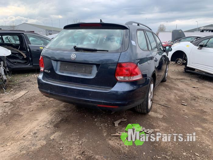 Używane Dach Volkswagen Golf V Variant (1K5) 1.6 Cena € 250,00 Procedura marży oferowane przez Autodemontagebedrijf De Mars