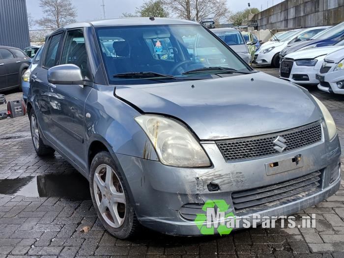 Używane Belka prawa Suzuki Swift (ZA/ZC/ZD1/2/3/9) 1.3 VVT 16V Cena € 250,00 Procedura marży oferowane przez Autodemontagebedrijf De Mars