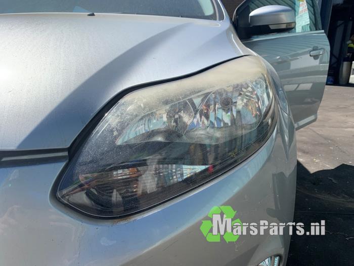 Gebrauchte Scheinwerfer links Ford Focus 3 Wagon 1.6 SCTi 16V Preis € 125,00 Margenregelung angeboten von Autodemontagebedrijf De Mars