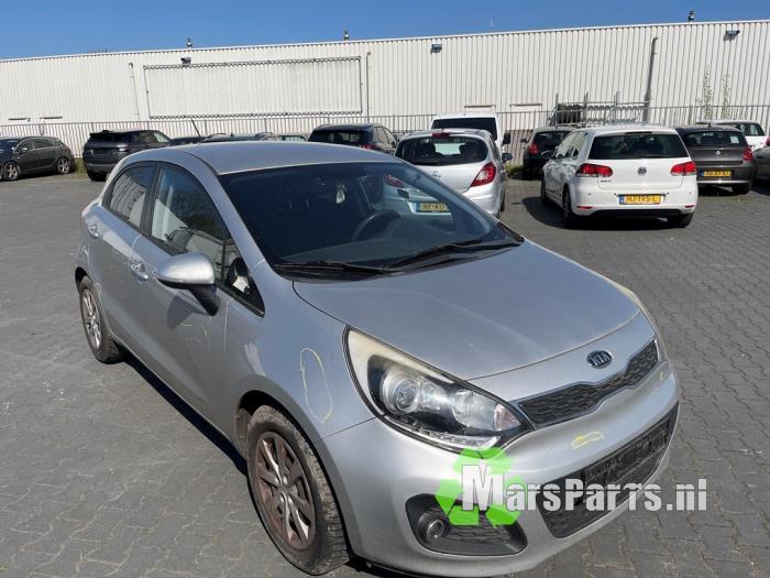 Używane Dach Kia Rio III (UB) 1.1 CRDi VGT 12V Cena € 250,00 Procedura marży oferowane przez Autodemontagebedrijf De Mars