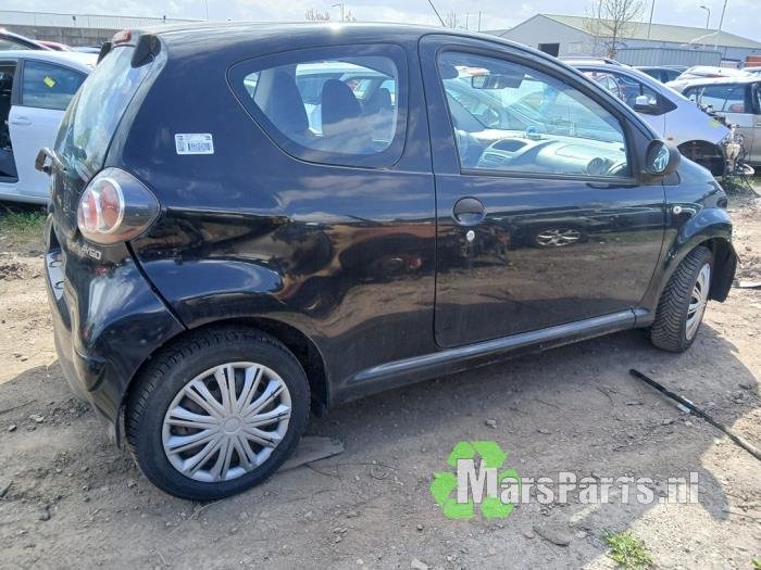 Używane Dach Toyota Aygo (B10) 1.0 12V VVT-i Cena € 250,00 Procedura marży oferowane przez Autodemontagebedrijf De Mars