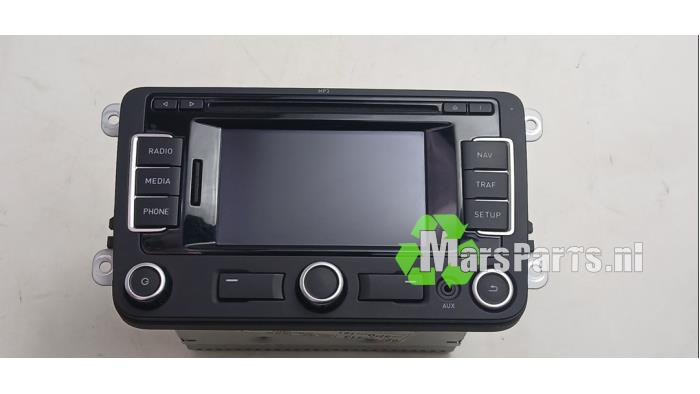 Usagé Ecran Gps Seat Leon (1P1) 1.2 TSI Prix € 100,00 Règlement à la marge proposé par Autodemontagebedrijf De Mars