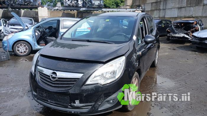 Używane Reflektor prawy Opel Meriva (B) 1.4 Turbo 16V ecoFLEX Cena € 120,00 Procedura marży oferowane przez Autodemontagebedrijf De Mars