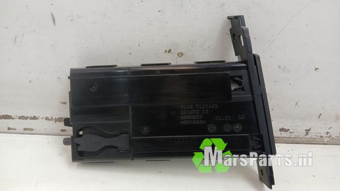 Gebrauchte Getränkehalter BMW 3 serie Touring (E91) 318i 16V Preis € 20,00 Margenregelung angeboten von Autodemontagebedrijf De Mars