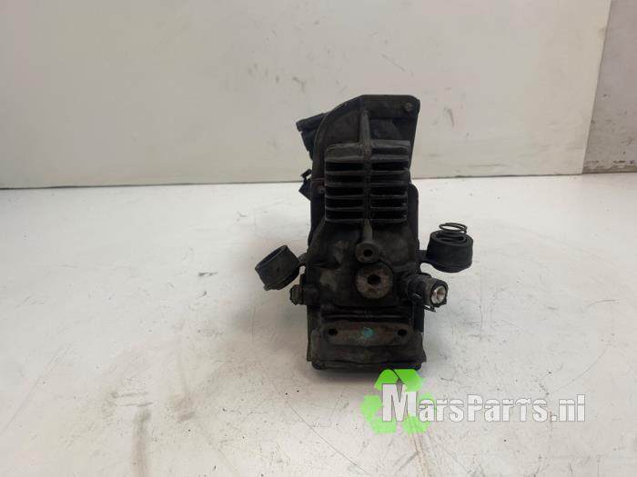Begagnade Luftpump (fjädring) Mercedes S (W221) 3.0 S-320 CDI 24V Pris € 450,00 Marginaltabell erbjuds av Autodemontagebedrijf De Mars