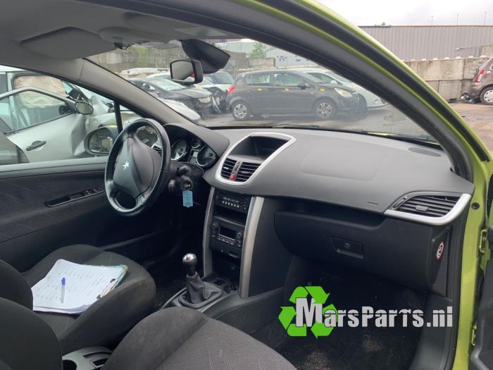 Używane Stacyjka + Kluczyk Peugeot 207/207+ (WA/WC/WM) 1.4 16V Cena € 35,00 Procedura marży oferowane przez Autodemontagebedrijf De Mars