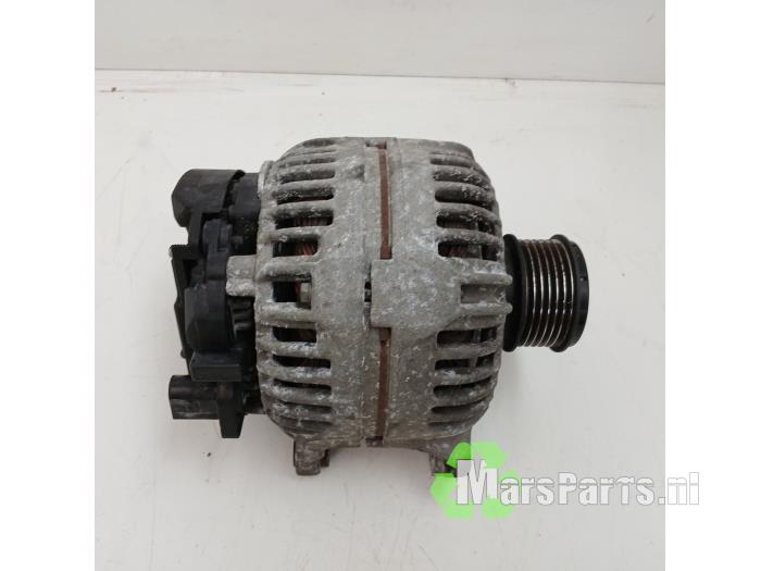 Begagnade Dynamo Volkswagen Caddy III (2KA,2KH,2CA,2CH) 2.0 SDI Pris € 35,00 Marginaltabell erbjuds av Autodemontagebedrijf De Mars
