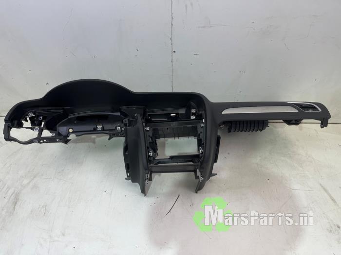 Usados Salpicadero Audi A4 (B8) 2.0 TFSI 16V Precio € 150,00 Norma de margen ofrecido por Autodemontagebedrijf De Mars