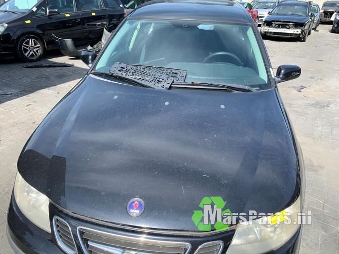Używane Maska Saab 9-3 Sport Estate (YS3F) 1.8i 16V Cena € 65,00 Procedura marży oferowane przez Autodemontagebedrijf De Mars