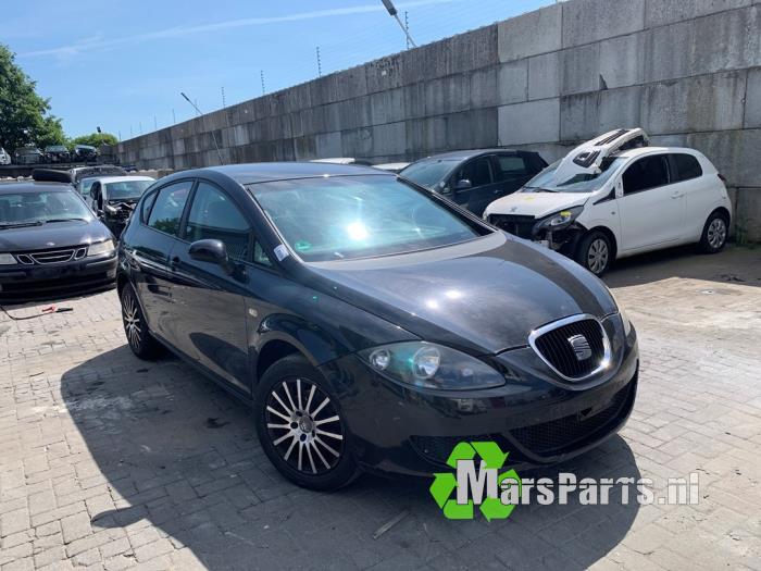Usagé Etrier de frein avant droit Seat Leon (1P1) 1.6 Prix € 30,00 Règlement à la marge proposé par Autodemontagebedrijf De Mars