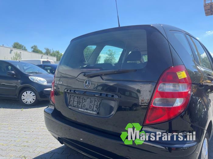 Używane Tylna klapa Mercedes A (W169) 1.5 A-150 5-Drs. Cena € 70,00 Procedura marży oferowane przez Autodemontagebedrijf De Mars