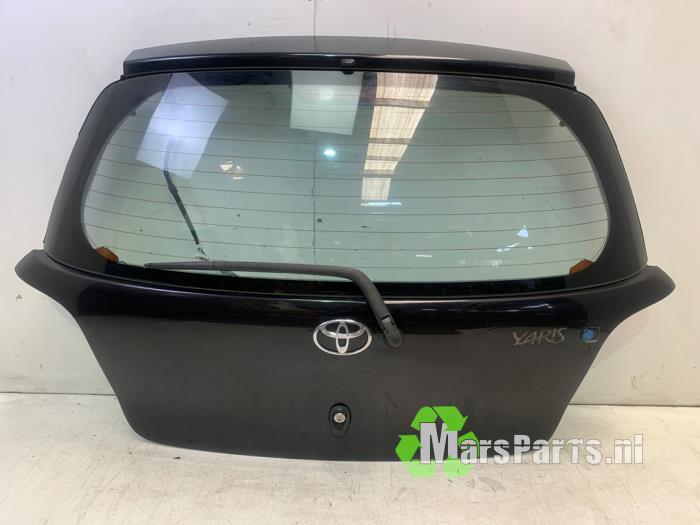 Begagnade Baklucka Toyota Yaris (P1) 1.0 16V VVT-i Pris € 75,00 Marginaltabell erbjuds av Autodemontagebedrijf De Mars