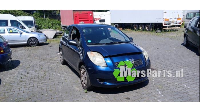 Begagnade Underram Toyota Yaris II (P9) 1.0 12V VVT-i Pris € 135,00 Marginaltabell erbjuds av Autodemontagebedrijf De Mars