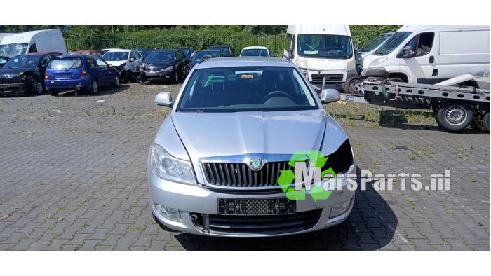 Usagé Pompe clim Skoda Octavia Combi (1Z5) 1.8 TSI 16V Prix € 35,00 Règlement à la marge proposé par Autodemontagebedrijf De Mars