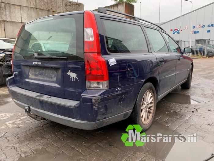 Usagé Train arrière complet Volvo V70 (SW) 2.4 20V 140 Prix € 150,00 Règlement à la marge proposé par Autodemontagebedrijf De Mars